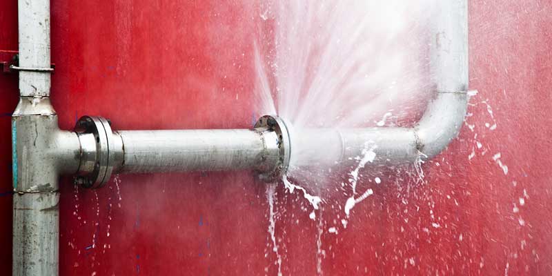 Immediate Action Steps for a Broken Pipe