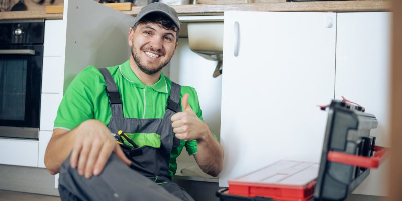 Here’s When You Should Turn to a Plumber Instead of DIY Methods
